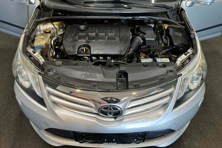 undefined Toyota Avensis fra 2012