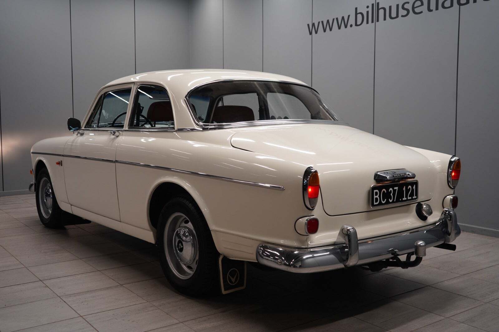 Hvid Volvo Amazon fra 1969 set udefra