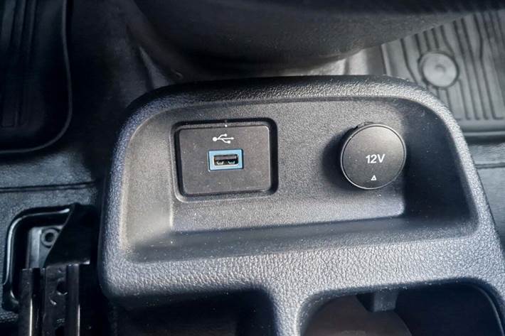 Hvid Ford Transit Connect fra 2021