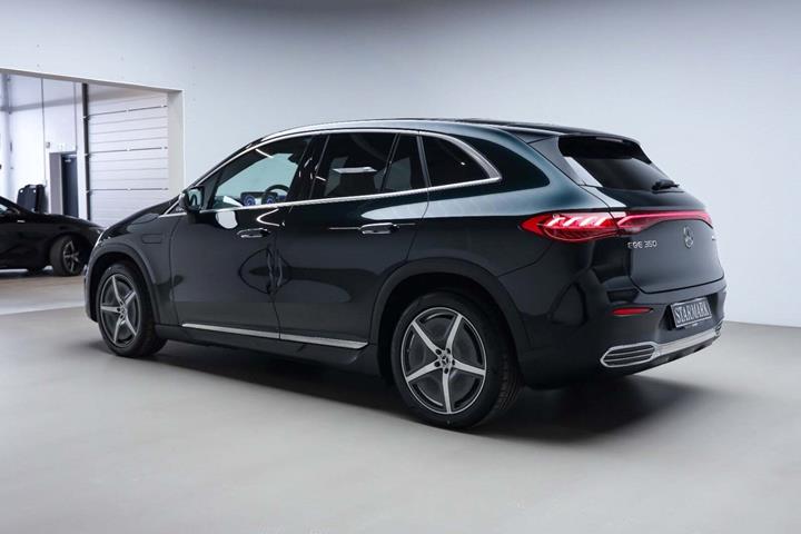 Grøn Mercedes EQE350 SUV fra 2024