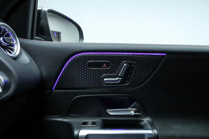 Sort Mercedes EQB250+ fra 2025