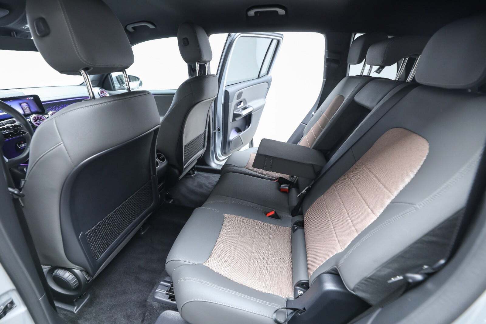 Mercedes EQB250+ Electric Art