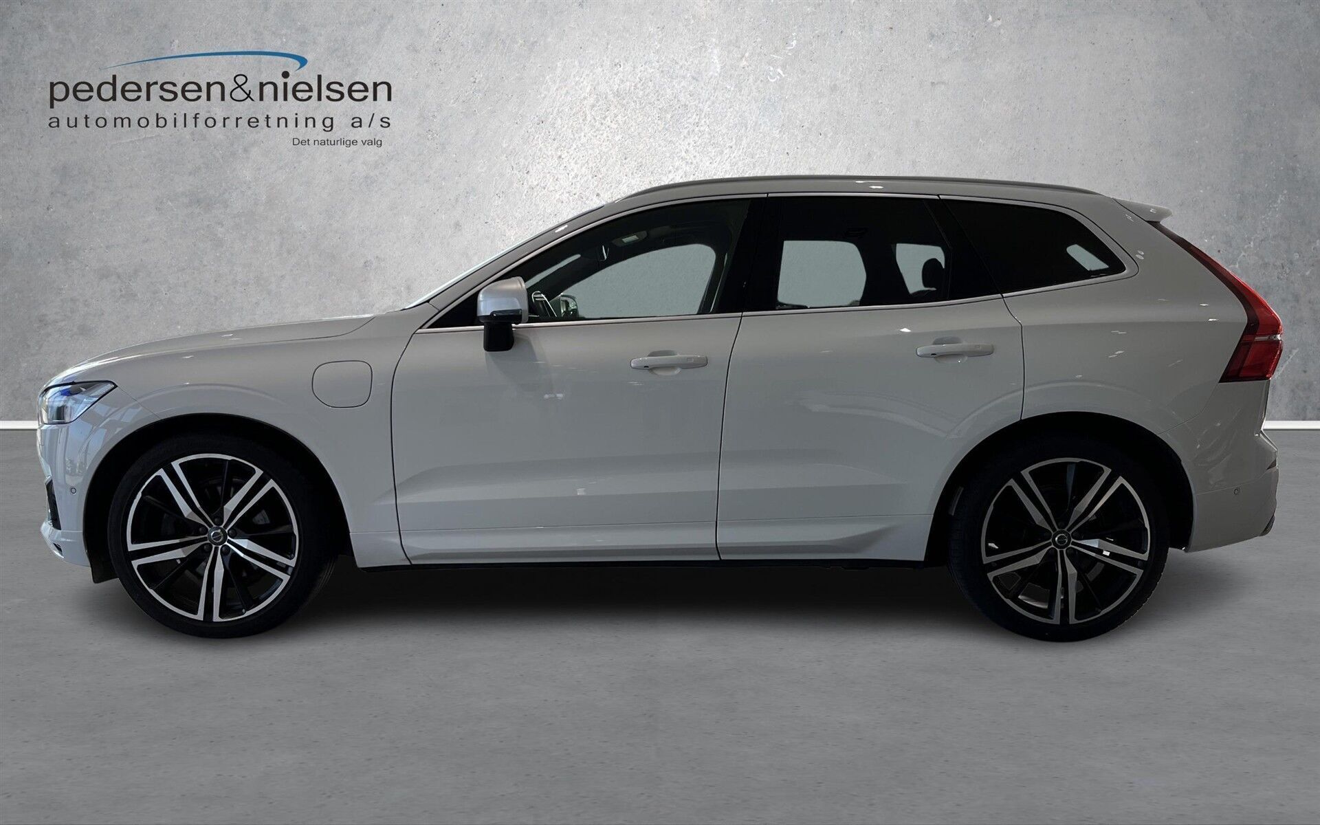 Volvo XC60 2,0 T8 Twin Engine  Plugin-hybrid R-design AWD 390HK 5d 8g Aut.