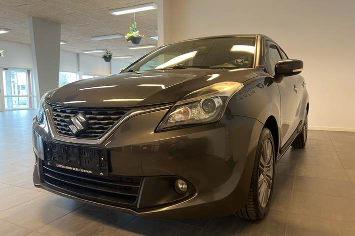 Grå Suzuki Baleno fra 2018