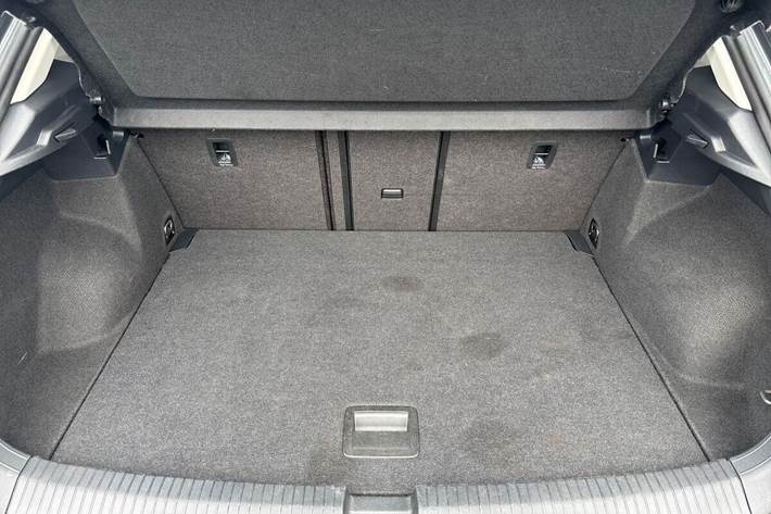 Grå VW T-Roc fra 2019