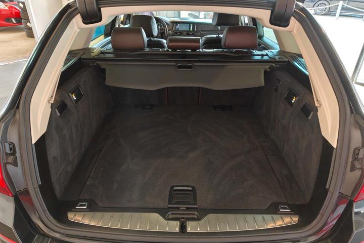 Sort BMW 520d fra 2016