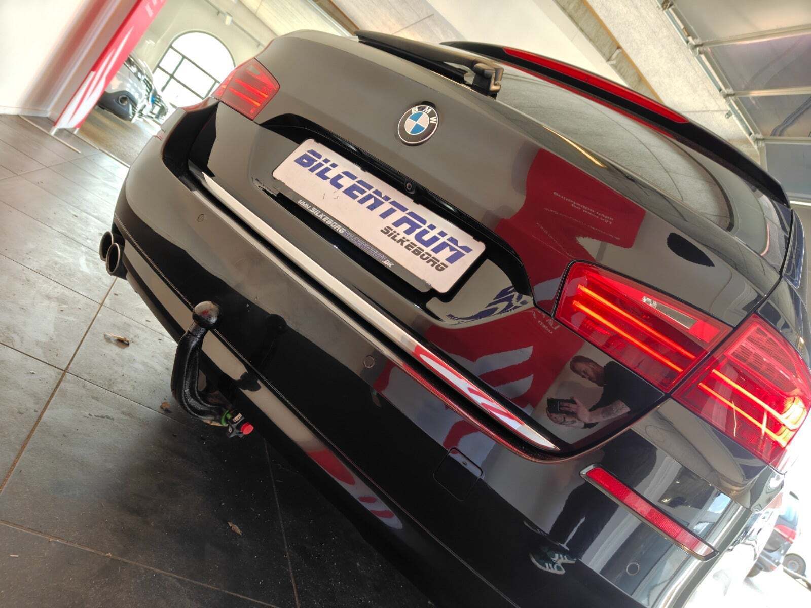 Sort BMW 520d fra 2016