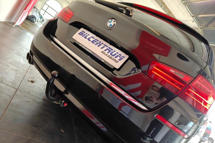 Sort BMW 520d fra 2016
