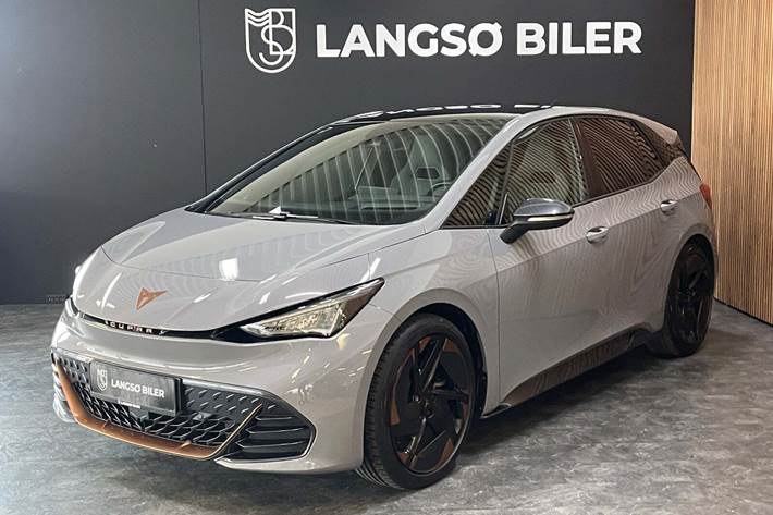 Grå Cupra Born fra 2022 set udefra