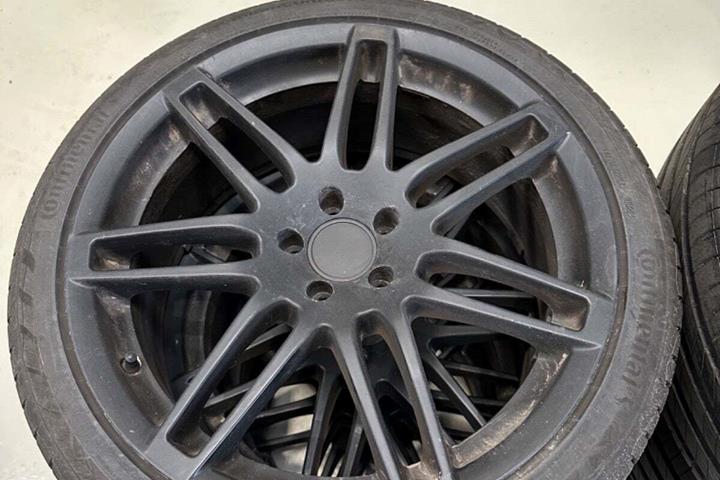 undefined Audi TT fra 1998 set udefra