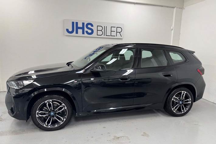 Sort BMW iX1 fra 2025