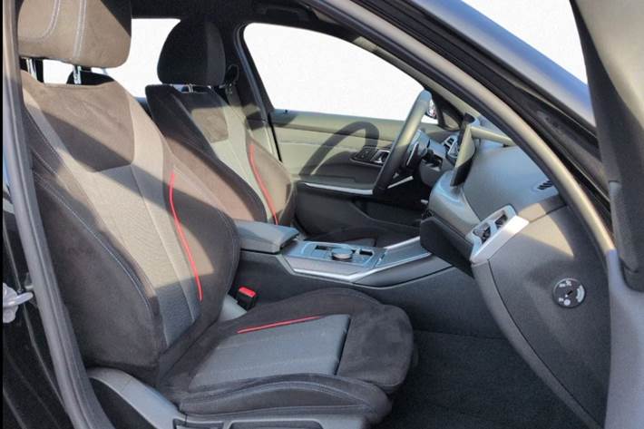 undefined BMW 330i fra 2026