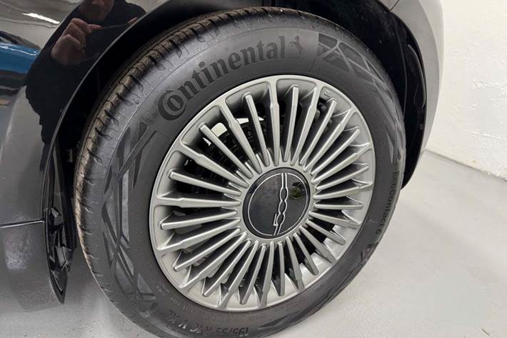 Sort Fiat 500e fra 2022