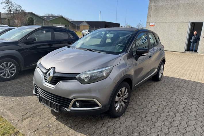 Grå Renault Captur fra 2016