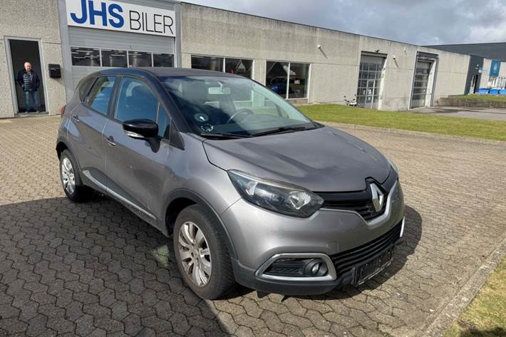 Grå Renault Captur fra 2016