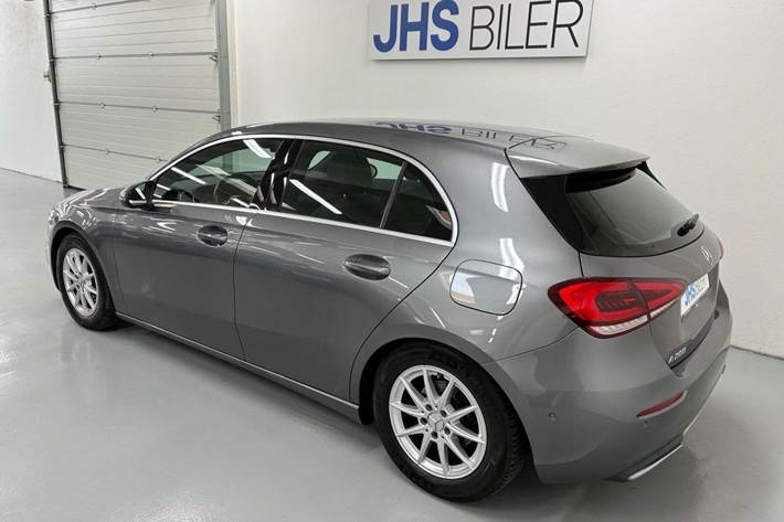 Grå Mercedes A200 fra 2018