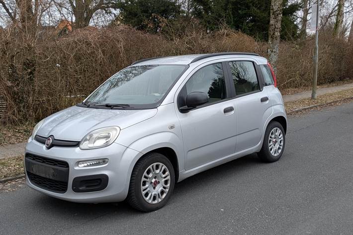 Grå Fiat Panda fra 2014