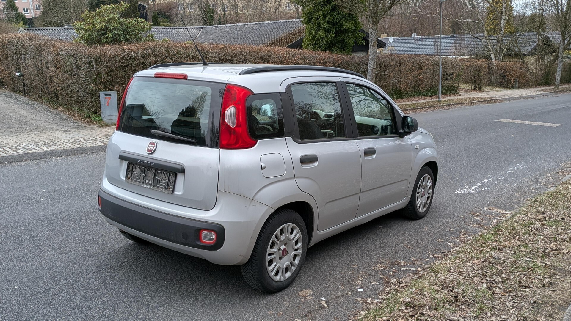 Grå Fiat Panda fra 2014