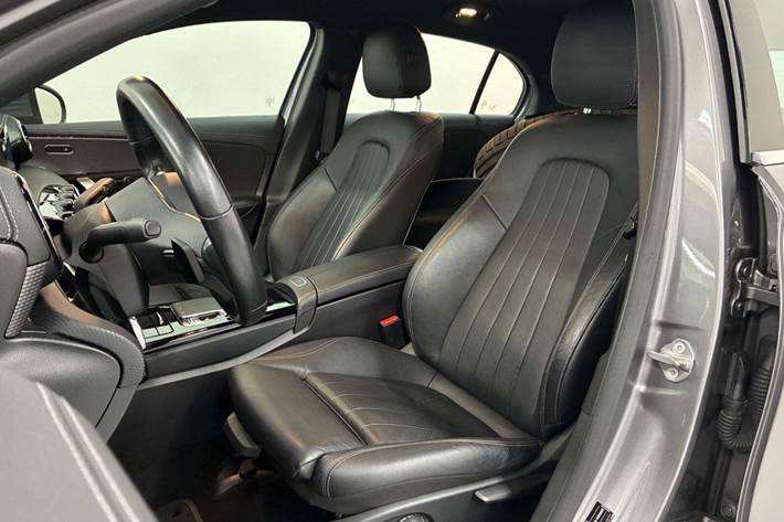 Grå Mercedes A200 fra 2018