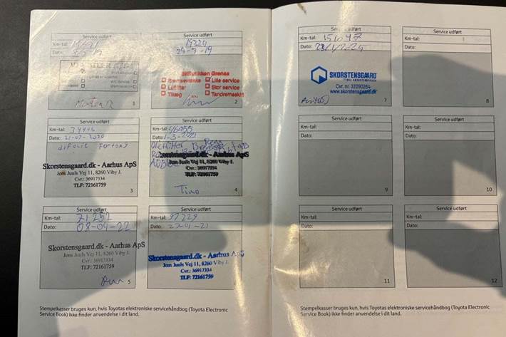 Hvid Toyota HiLux fra 2016