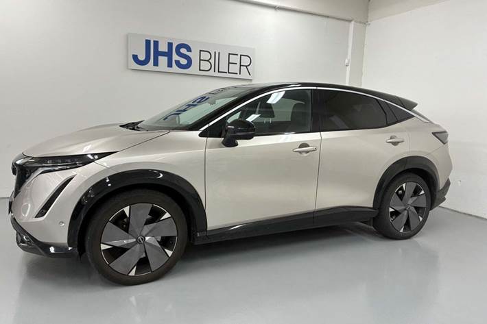 Orange Nissan Ariya fra 2022