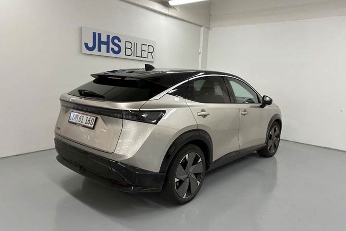 Orange Nissan Ariya fra 2022