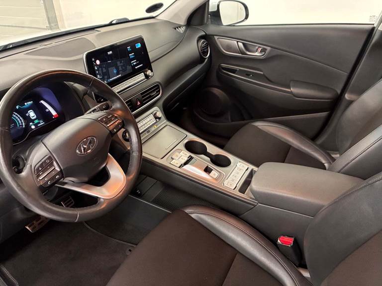 Hyundai Kona 64 EV Trend Deluxe