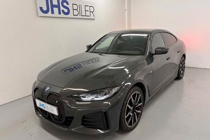 Grå BMW i4 fra 2024
