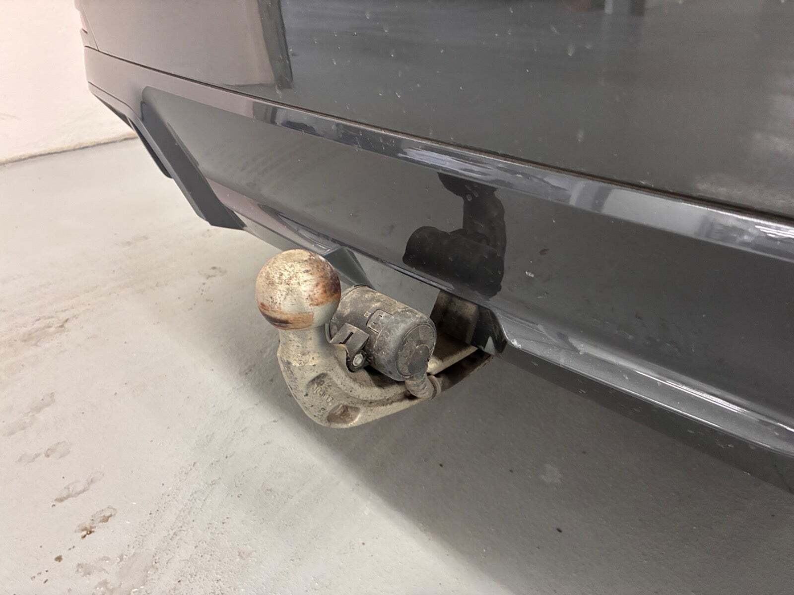 Grå BMW i4 fra 2024