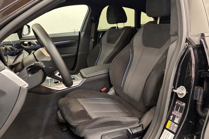 Sort BMW i4 fra 2025