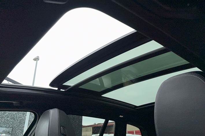 Rød BMW iX3 fra 2020