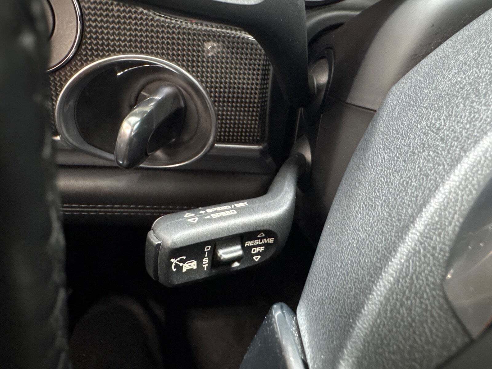 Sort Porsche Panamera GTS fra 2015