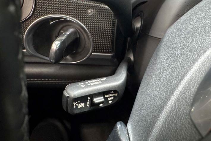 Sort Porsche Panamera GTS fra 2015