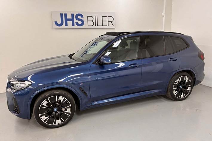 Blå BMW iX3 fra 2023