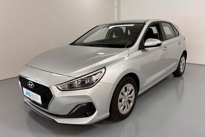 Sølv Hyundai i30 fra 2018