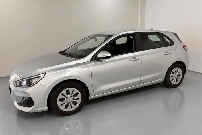 Sølv Hyundai i30 fra 2018