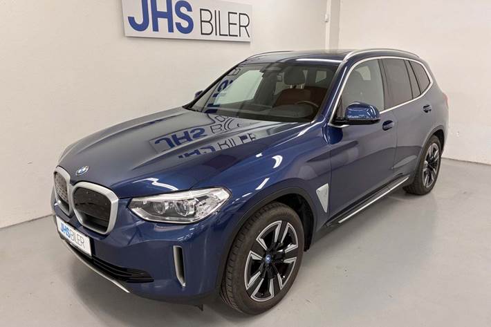 Blå BMW iX3 fra 2022