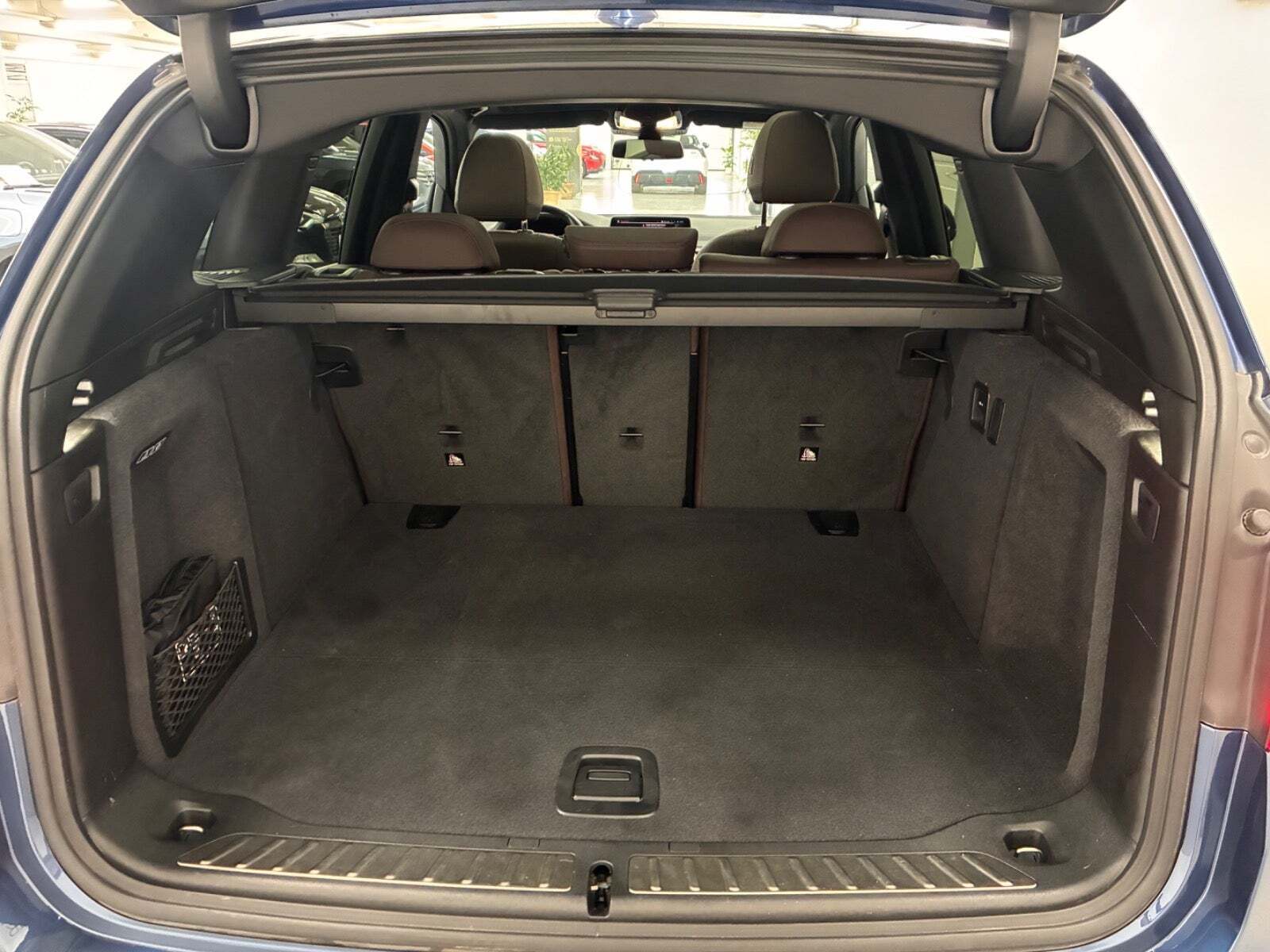 Blå BMW iX3 fra 2022