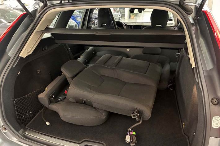 Grå Volvo XC60 fra 2018