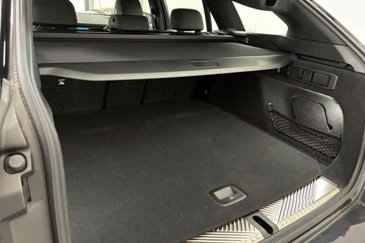 Blå BMW i5 fra 2025