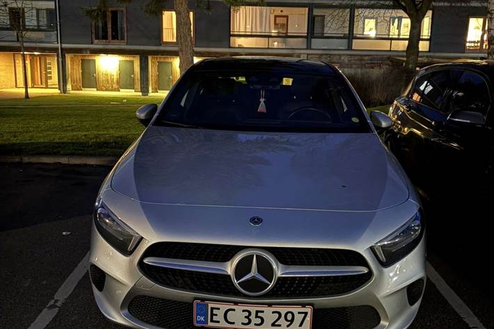 Grå Mercedes A-Klasse fra 2020