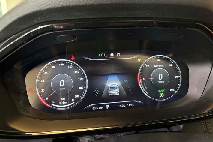 Rød Maxus Euniq6 fra 2022