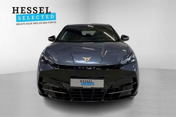 Blå Cupra Tavascan fra 2025