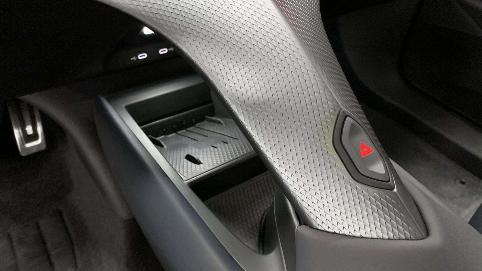 Blå Cupra Tavascan fra 2025