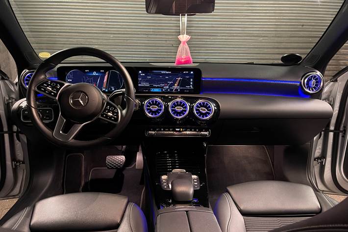 Grå Mercedes A-Klasse fra 2020