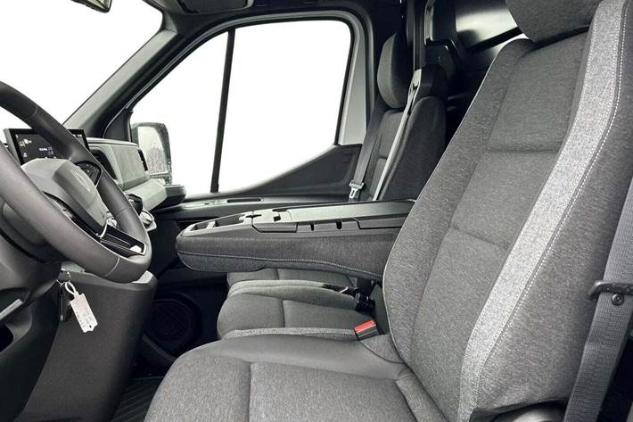 Hvid Renault Master V T35 fra 2025