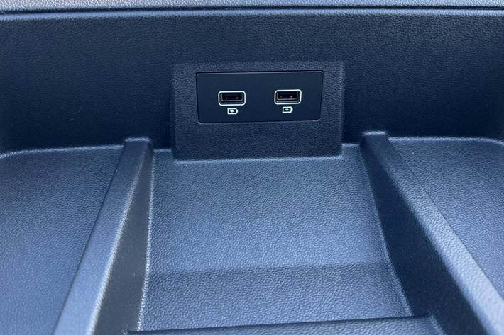 Hvid Renault Trafic fra 2025