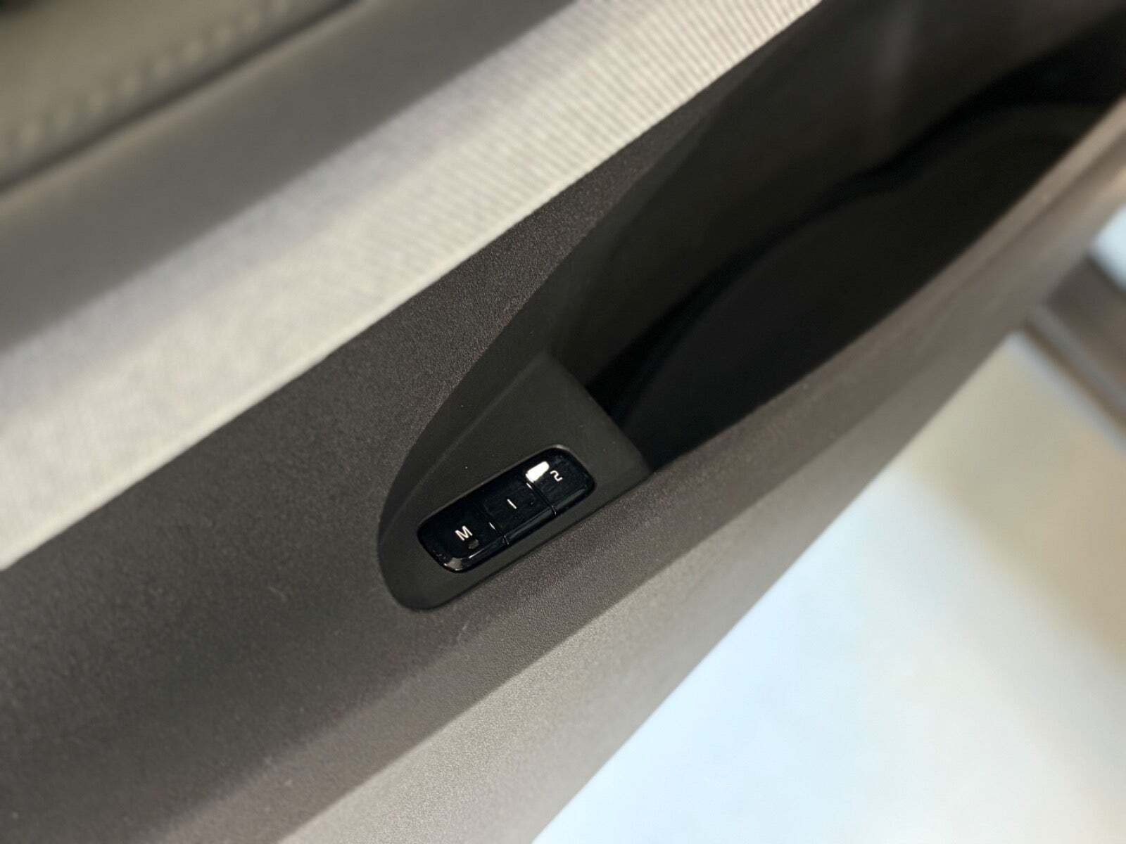 Grå Polestar 2 fra 2021