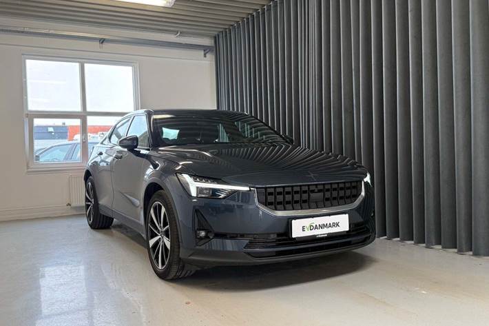 Blå Polestar 2 fra 2022