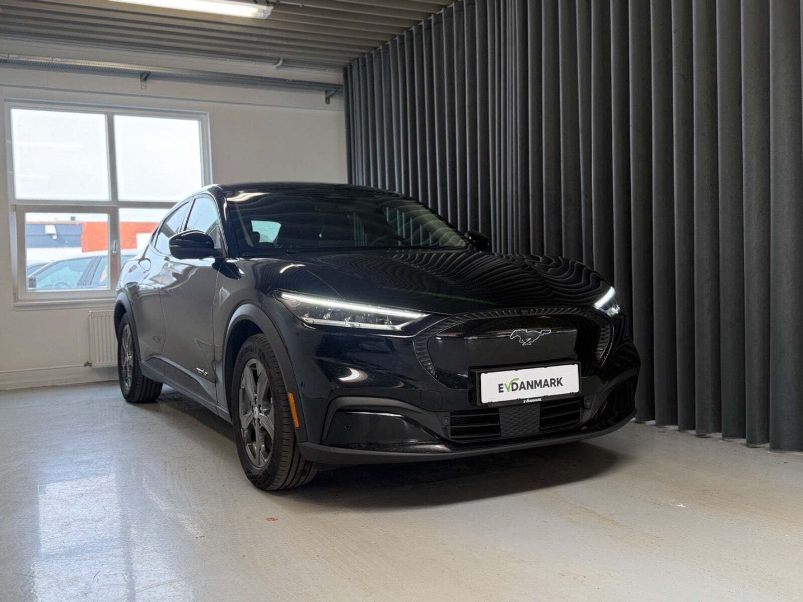 Ford Mustang Mach-E 70 Standard Range